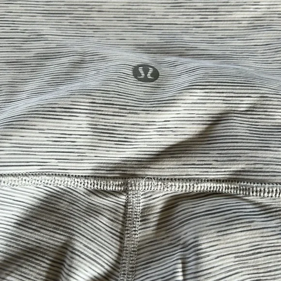 Lululemon Grey & White Striped Leggings - Picture 3 of 3